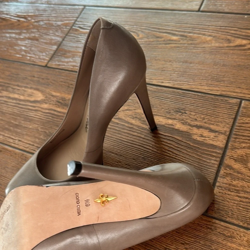 Pour LA VICTOIRE Platform Stiletto Pumps Size 6.5